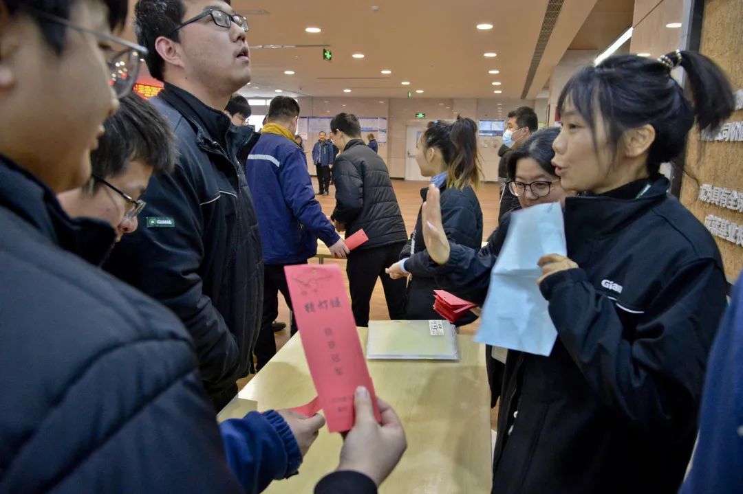 正月十五春先到，巨人家园闹元宵