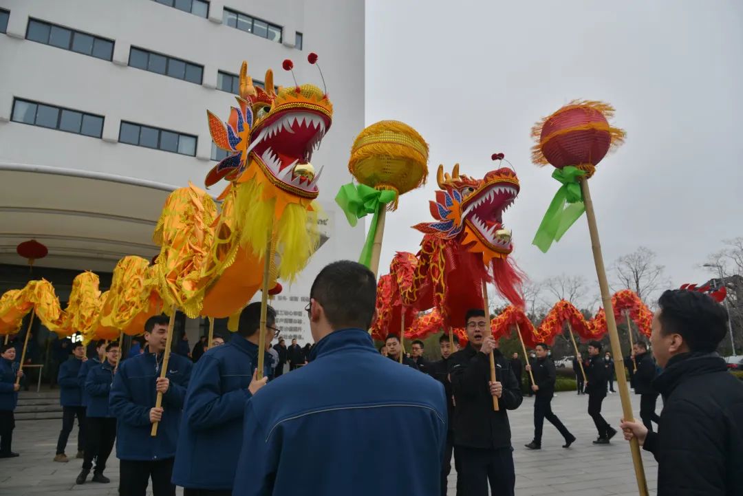 龙腾虎跃春意浓，巨人园区喜开工