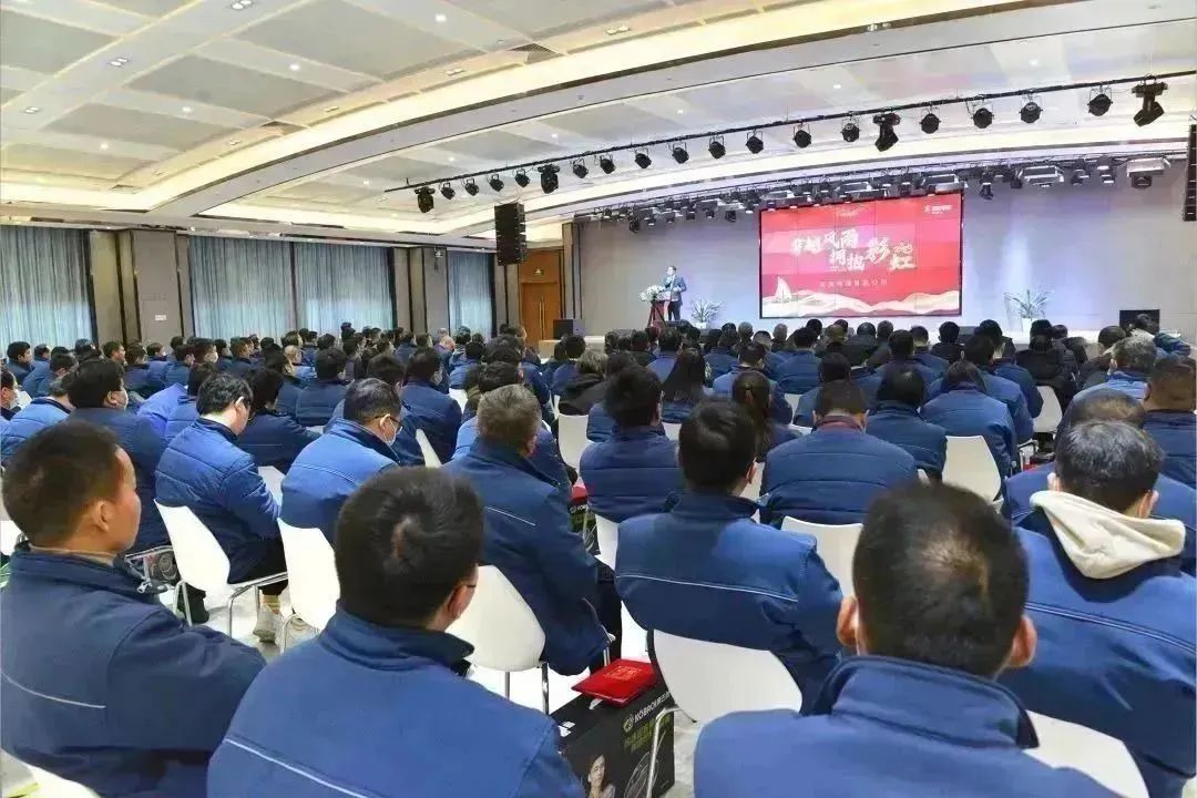 抖甲洗风尘 巨龙踏新程——巨龙电梯2023年迎春大会