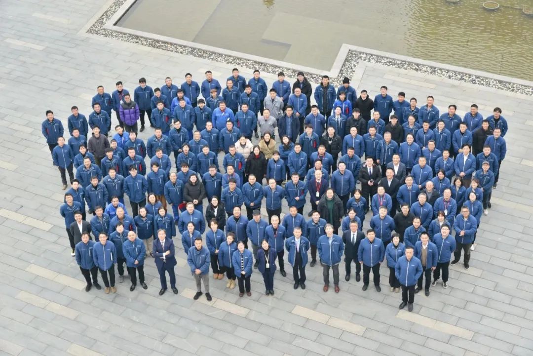辰龙迎新岁 巨龙赴新程——巨龙电梯召开2024迎春大会