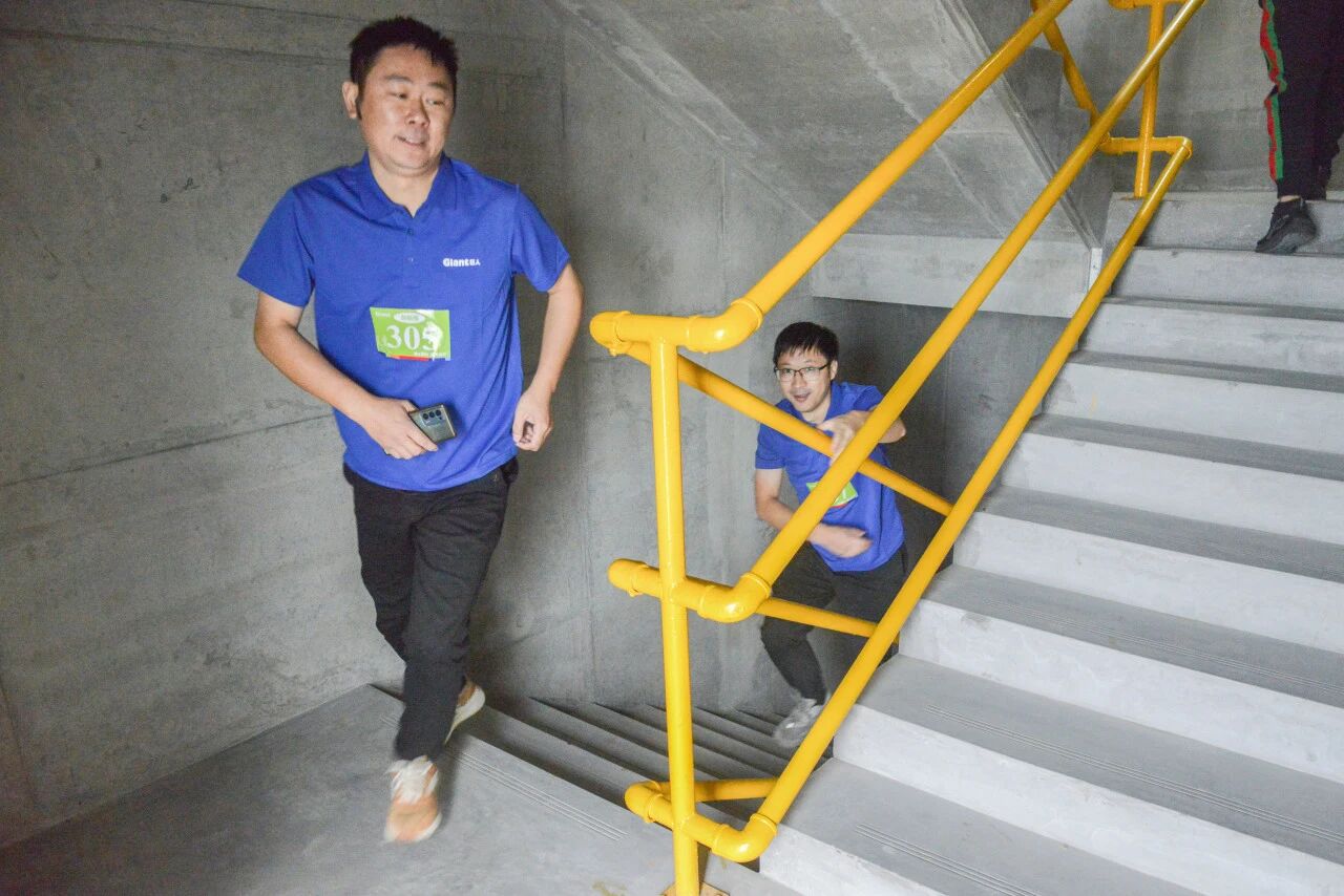 7分47秒登上南浔之巅 刷新纪录
