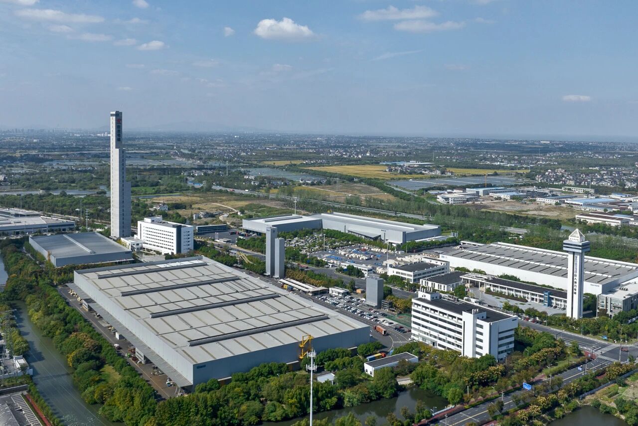 国家市场监督总局领导莅临巨龙电梯调研指导