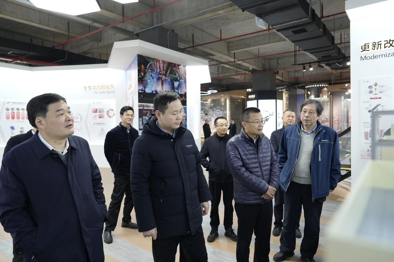 国家市场监督总局领导莅临巨龙电梯调研指导