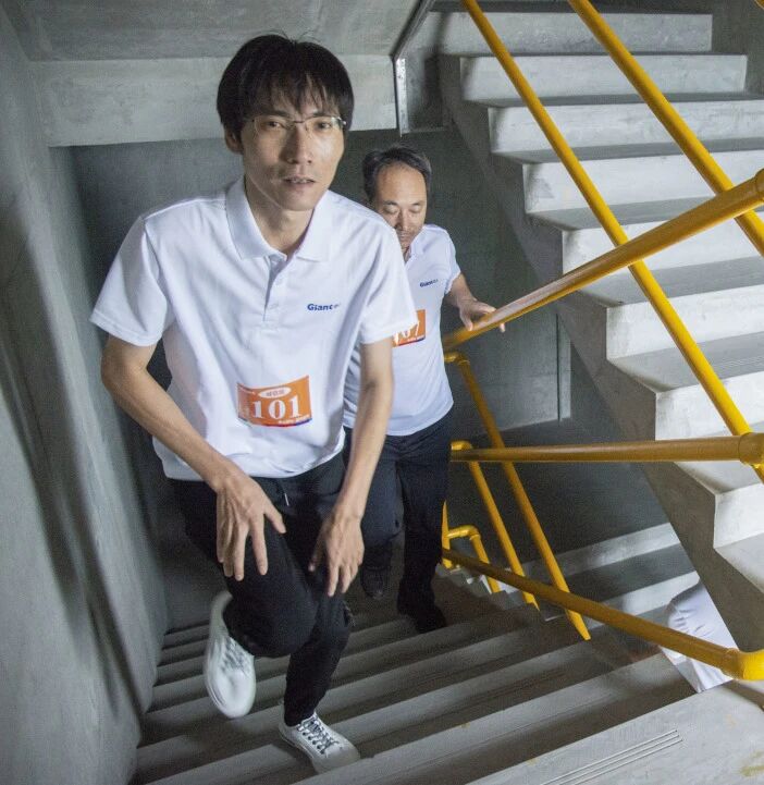 7分47秒登上南浔之巅 刷新纪录