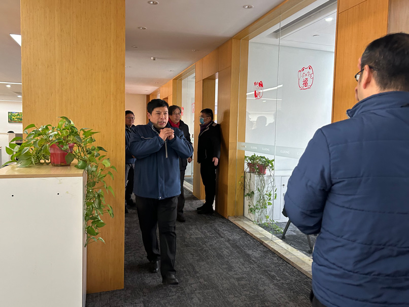 祥蛇映春晖 新岁启新程——巨人工业园喜迎开工