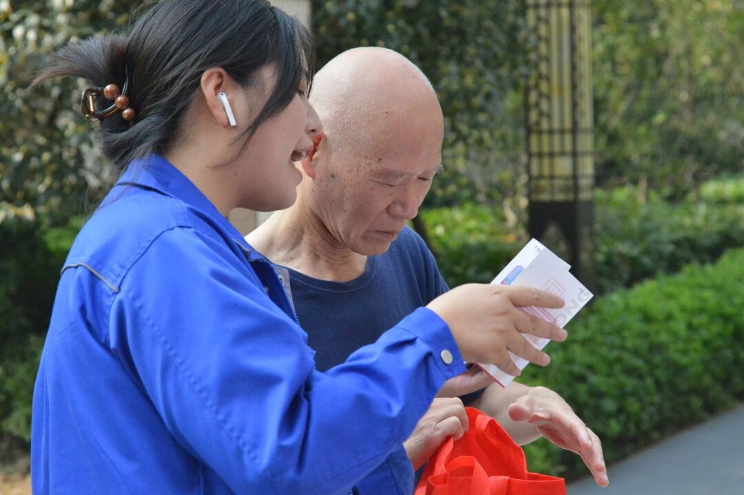 文明乘梯进小区，美好生活共守护——巨龙电梯安全知识科普及应急演练活动