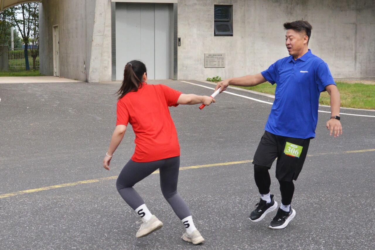 7分47秒登上南浔之巅 刷新纪录