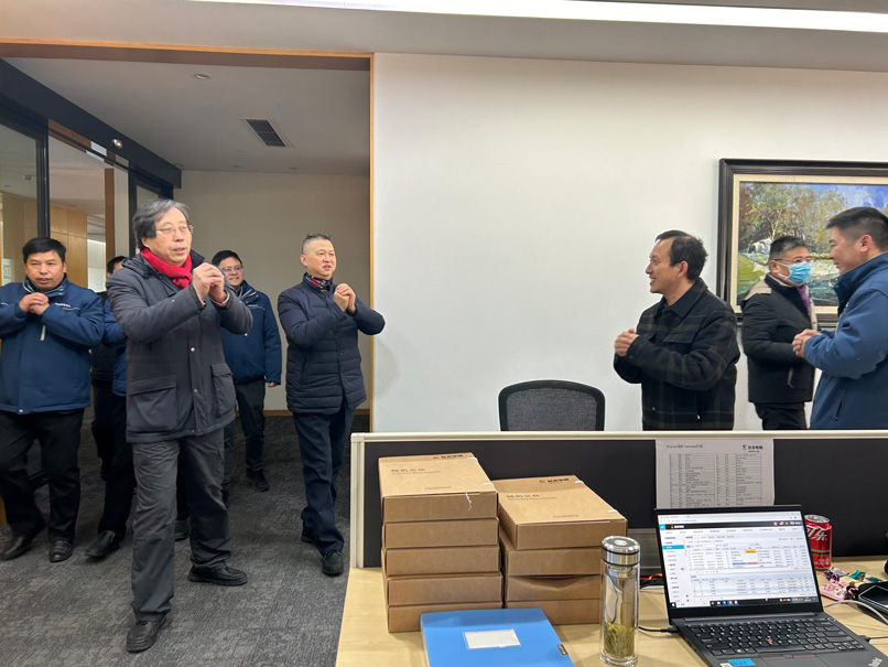 祥蛇映春晖 新岁启新程——巨人工业园喜迎开工