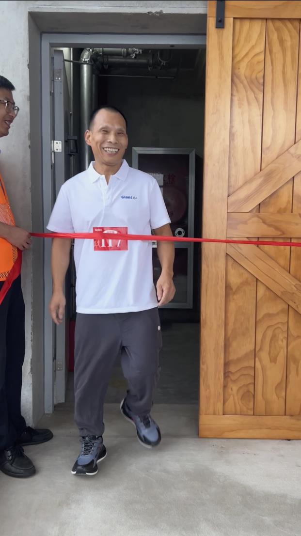 塔下再聚首 攀登势正雄——巨龙电梯试验塔第六届登高跑开赛