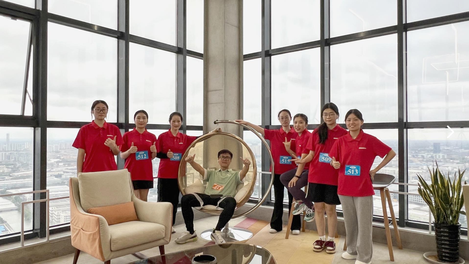 塔下再聚首 攀登势正雄——巨龙电梯试验塔第六届登高跑开赛