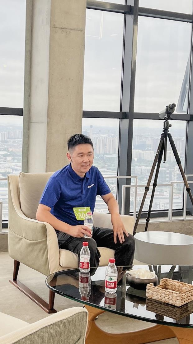 塔下再聚首 攀登势正雄——巨龙电梯试验塔第六届登高跑开赛