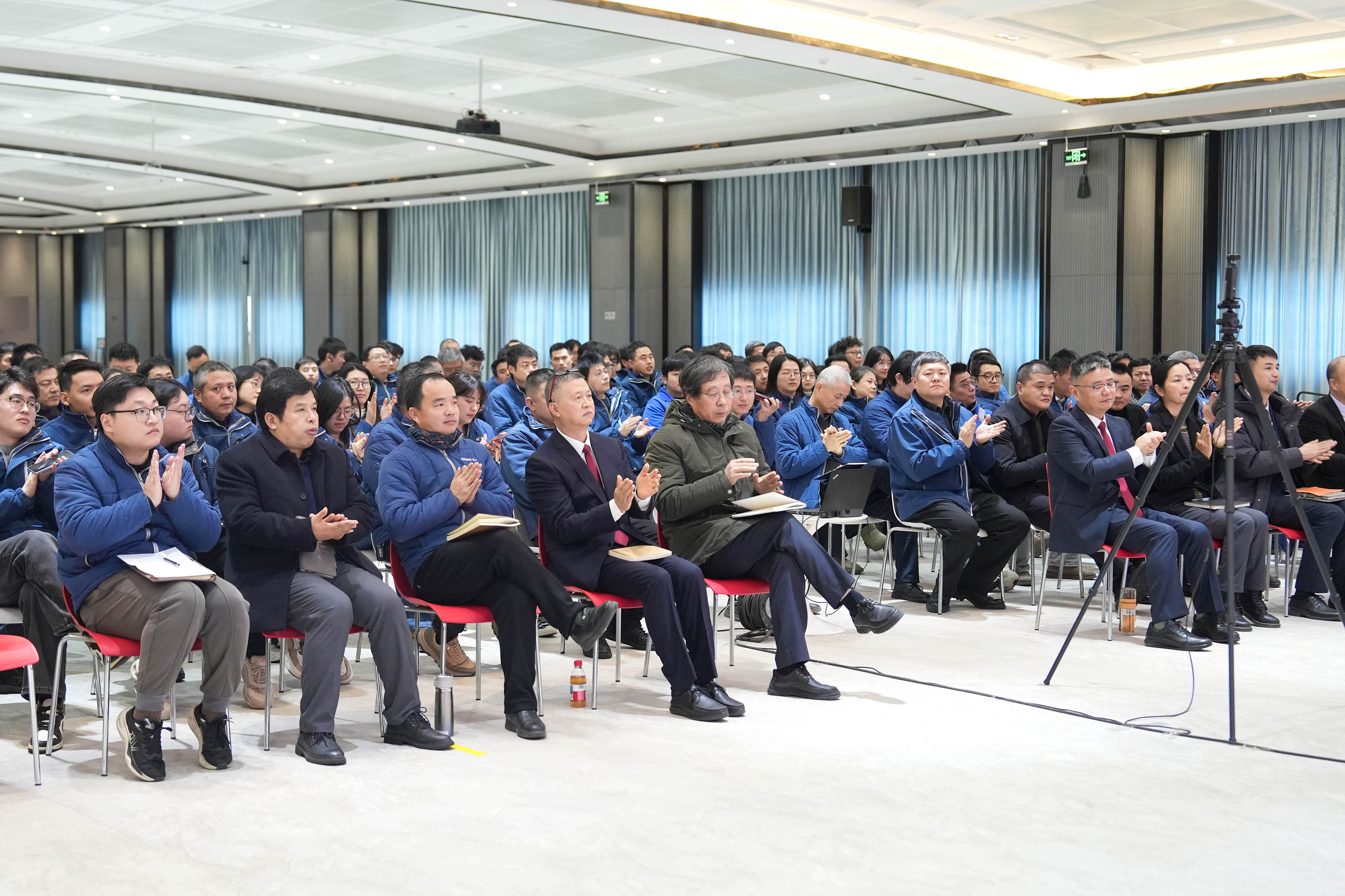 龙骧而上 筑梦新程——巨龙电梯2026迎春大会 龙骧而上 筑梦新程——巨龙电梯2026迎春大会