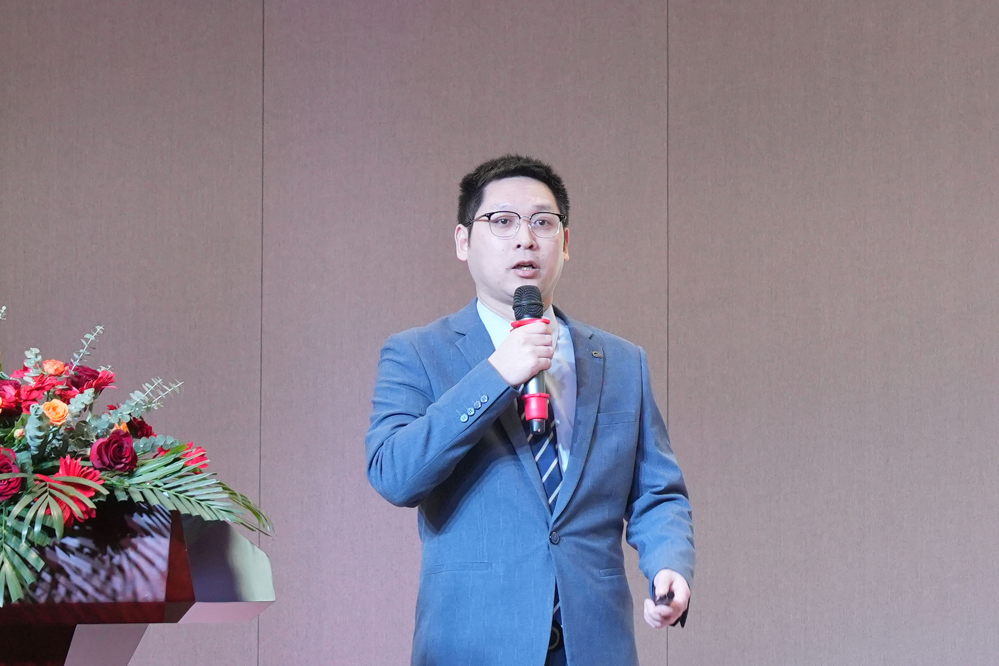 龙骧而上 筑梦新程——巨龙电梯2026迎春大会 龙骧而上 筑梦新程——巨龙电梯2026迎春大会