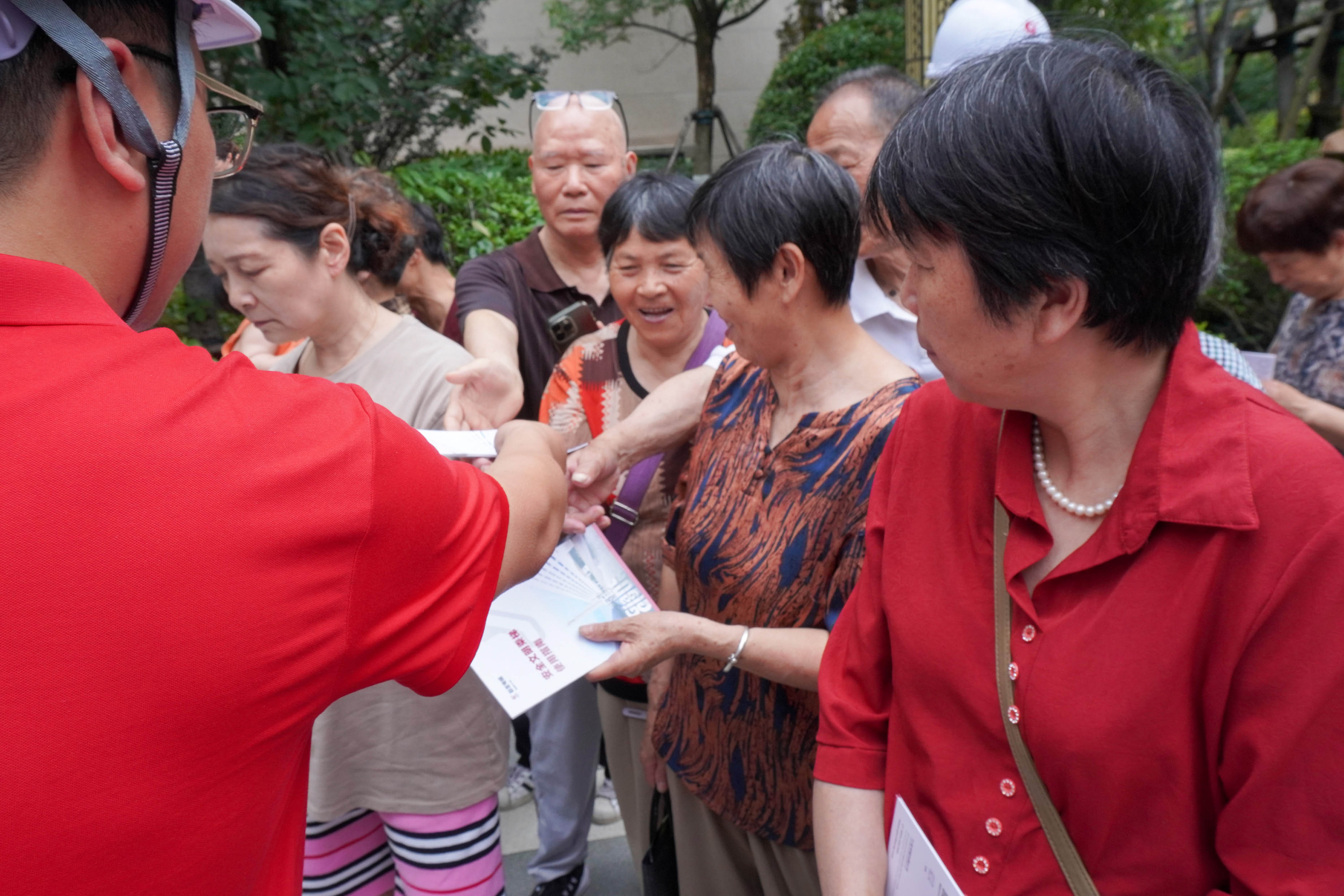 践行新规守平安 实战演练筑防线——巨龙电梯“安全月”活动